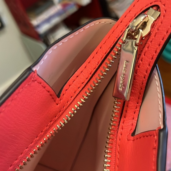 Kate Spade coral pink shoulder bag. - Picture 3 of 6